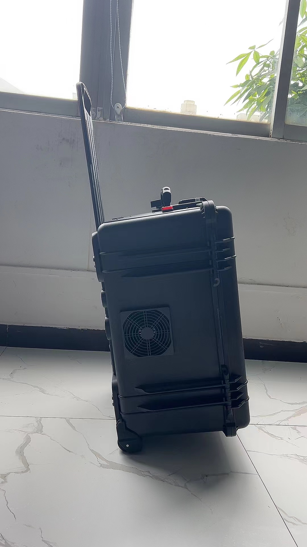 安国手拉箱型移动通信干扰器